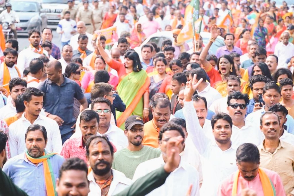 AprajitaSarangi's tweet photo. On return from Rwanda after India won a seat in the Inter Parliamentary Union Executive Committee, I reached our Bhubaneswar airport today.

What a welcome to my own place! Incredible &amp; unforgettable.

Grateful to all.🙏

I am overwhelmed. https://t.co/uNLA6Yj5lO