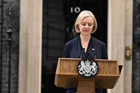 javierccll's tweet photo. 🇬🇧 Cosas a tener en cuenta sobre la renuncia de la primera ministra de Reino Unido, Liz Truss. 

1.- Datos inmediatos
2.- ¿Qué va a pasar? ¿Quién sucederá a Truss?
3.- Contexto más estructural https://t.co/9mou7nqZpR