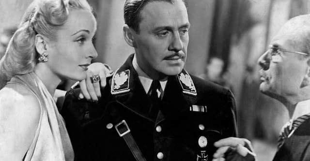 Este sábado 22 de octubre a las 11 h en la Mediateca Ronald Melzer estaremos charlando sobre la comedia clásica norteamericana. El invitado es Christian Font y presentará la película Ser o no ser (1942) de Ernst Lubitsch.
La entrada es libre y gratuita. Los esperamos.