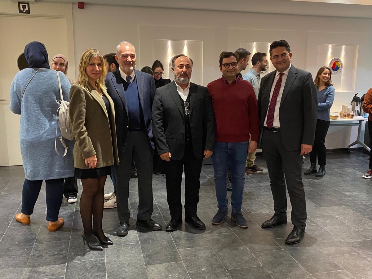 📍Brüksel

Başkonsolosluğumuzun Kariyer Söyleşileri toplantılar serisinin ikincisi <a href="/TOBBiletisim/">TOBB</a> Brüksel Temsilciliğinde yapıldı. 

Bilim insanı Dr. Çağatay Aydın gençlerimizle tecrübelerini paylaştı.

Teşekkürler <a href="/cagjony/">Cagatay Aydin</a> !