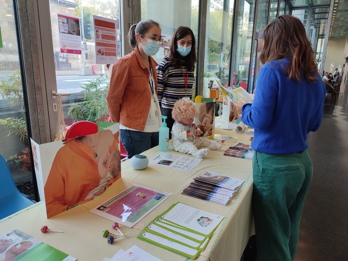 Semaine Mondiale de l'#Allaitement Maternel Les professionnels de la maternité et du lactarium étaient présents aujourd'hui pour vous informer et accompagner sur l'allaitement et don de lait 📌 + d'info sur lactarium-idf.aphp.fr et bit.ly/3scKhRE