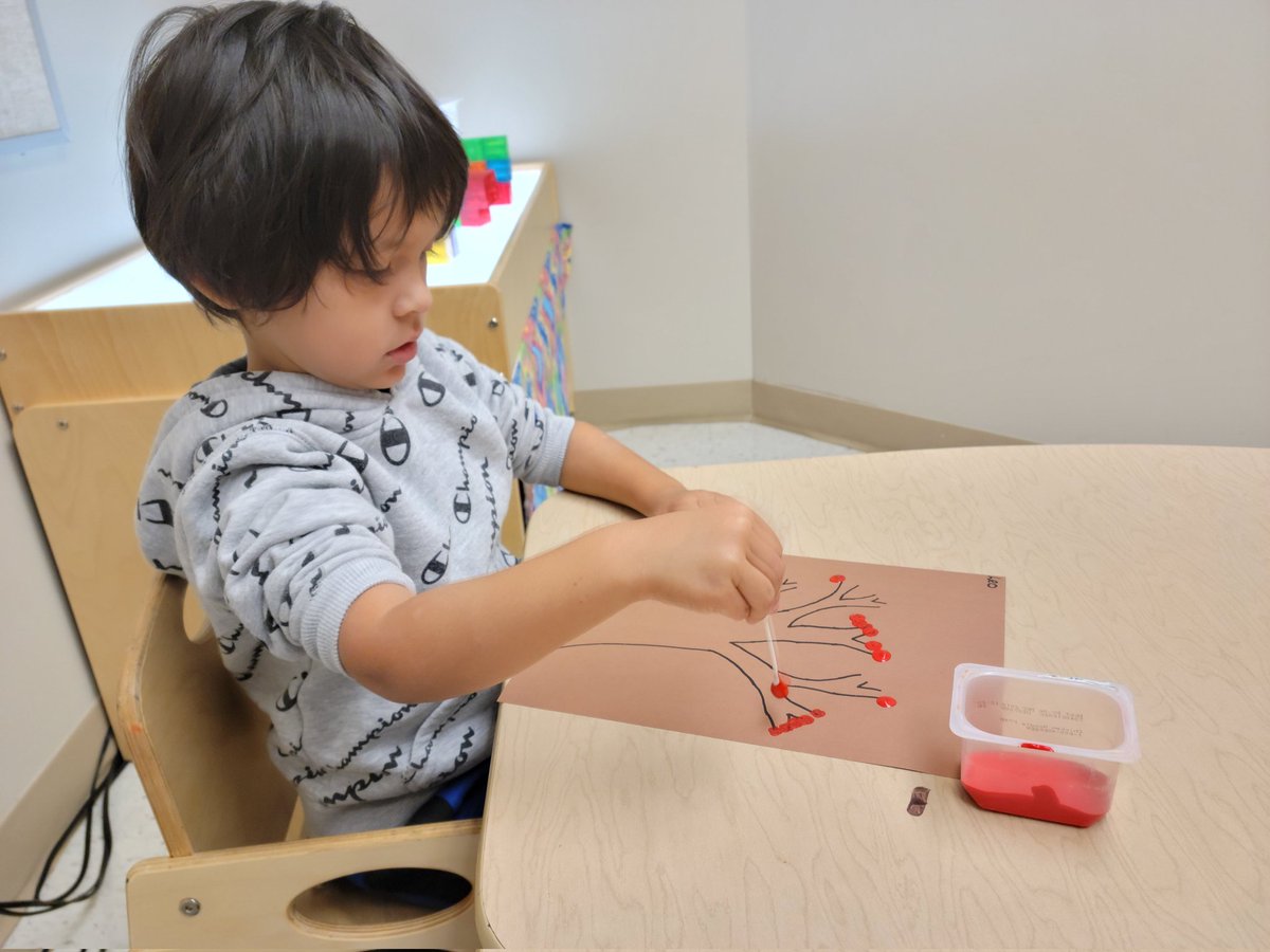 SunsetPreK's tweet photo. Some of our classroom activities this week included painting with Q-tips to make a fall tree and matching numbered leaves to the numbers on a tree. https://t.co/WeW6YFYRFZ