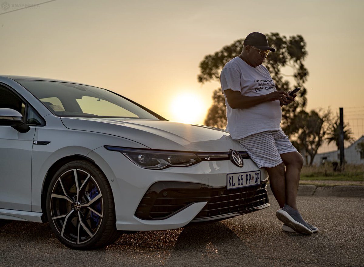 Lorenzio_bonani's tweet photo. Sunsets with #GolfR @VolkswagenSA @VWSAnews https://t.co/bopGdw29Yg