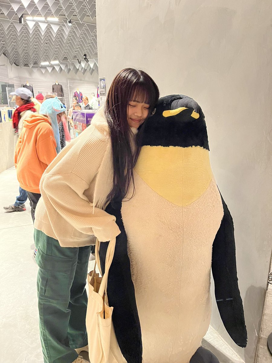 Bm6rX's tweet photo. @yulayula8 
ゆらちゃん〜！
今メルボルンいるんだけど、ポーズ真似っ子してきたよ🙊🤍 https://t.co/8t7auUkNOz