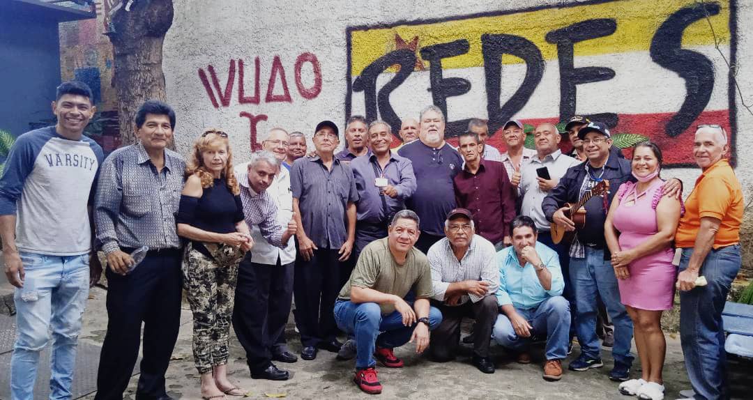 Redestv_oficial's tweet photo. #20Octubre  🗞️ El Dr. Juan Barreto Cipriani, recibió el día de ayer a #Trabajadores y jubilados petroleros del estado #Zulia, que se encuentran en la ciudad de #Caracas para exigir respuesta al caso que lleva 4 años. 
@juanbarretoc 
@RedesZulia_ https://t.co/zEt33x9GTO
