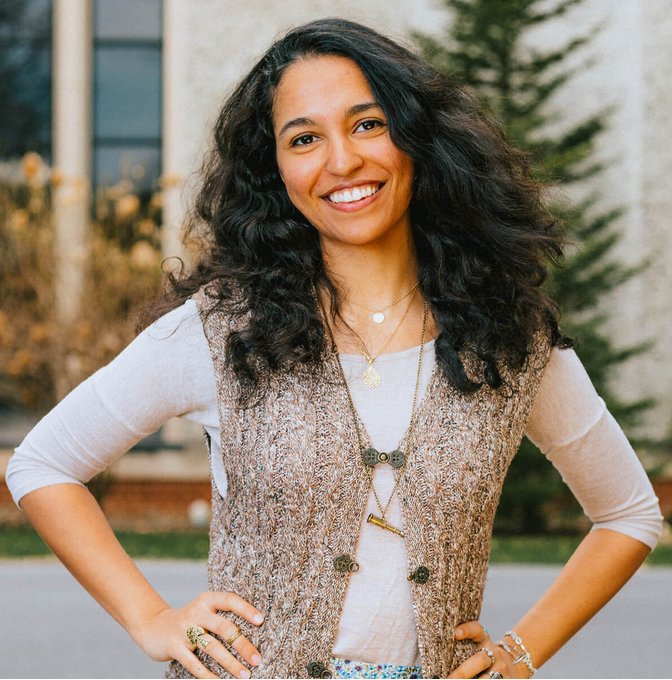 JHUPhysicsAstro's tweet photo. Graduate student Maryam Haytham Esmat has been chosen to be part of the @Forbes Magazine Middle East “30 Under 30” list. Esmat is recognized for her work on the James Webb Space Telescope instrumentation team at @stsci  🎉 Congrats Maryam! 🎉 https://t.co/mca2LQwTNQ https://t.co/GuTSzofh8z