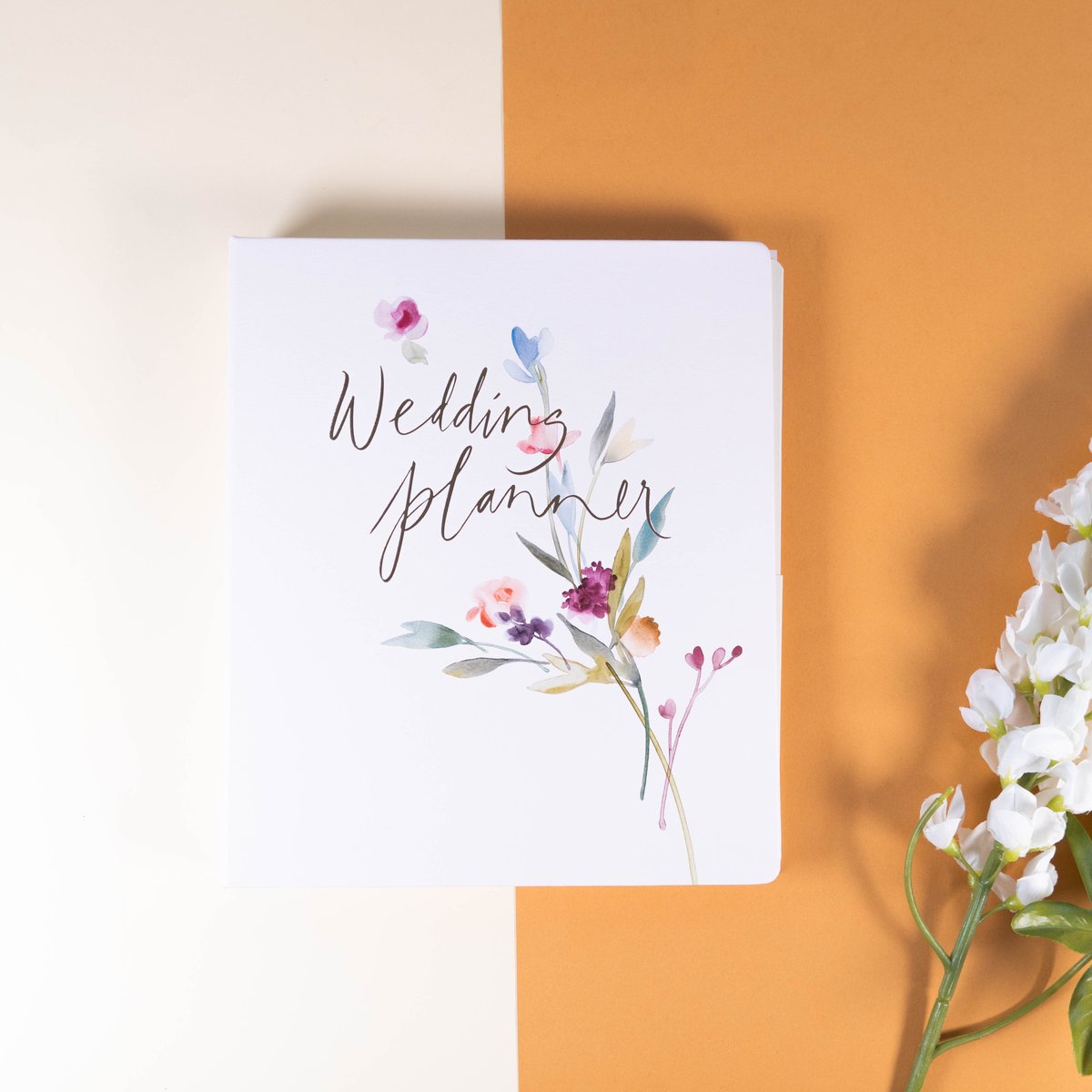 Your big day is ahead! Don’t miss a thing with this wedding planner!
Price السعر: 189.00 QAR ريال قطري
يومك الكبير قادم! لا تفوت أي شيء مع منظم حفل الزفاف هذا