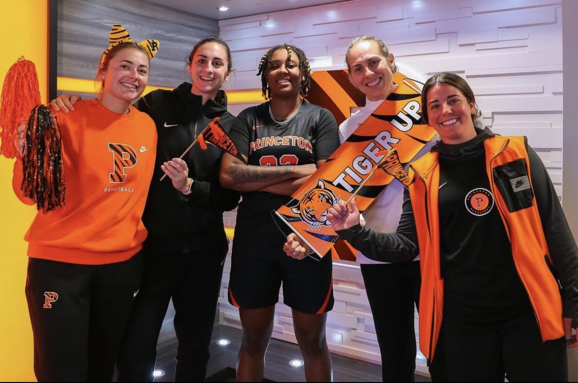 It’s official! Mari Bickley announces her commitment to Princeton University! Proud would be an understatement. Congratulations and we can’t wait to see all of the great things you will continue to accomplish! Go Tigers! #committed #thesisterhood #ls4ggators