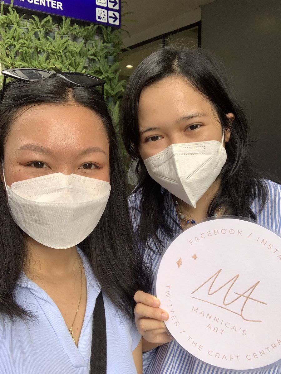 aly_as_a_carat's tweet photo. Also one of the sweetest carats I met, Hello po ate @Mannicasart ! Sobrang talented niyo po. Thank you for these super cute freebies 💗 https://t.co/UyhC2euGXx