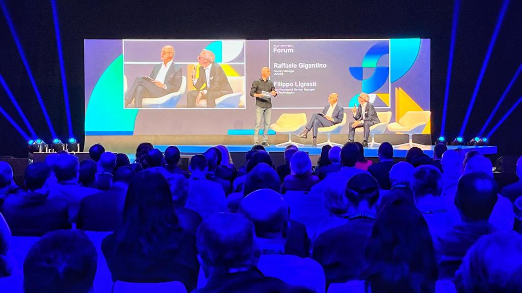 Durante il Dell Technology Forum, <a href="/raffaelg/">Raffaele Gigantino</a> e Sara Ambrosi hanno parlato del futuro del lavoro 💼 e di come i responsabili aziendali devono trovare un delicato equilibrio per implementare con successo una "planimetria dell'ufficio virtuale"