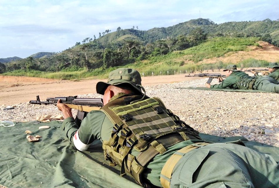 DigesaludFANB's tweet photo. #20Oct || Tercer Día de la 2da Competencia Nacional de Sanidad Militar #FANB en las Instalaciones del Fuerte Terepaima Barquisimeto-Estado Lara, con gran ímpetu se destacan los participantes de la #RedSanitariaMilitar

#SoloUnidosVenceremos https://t.co/K98E8vt6RX