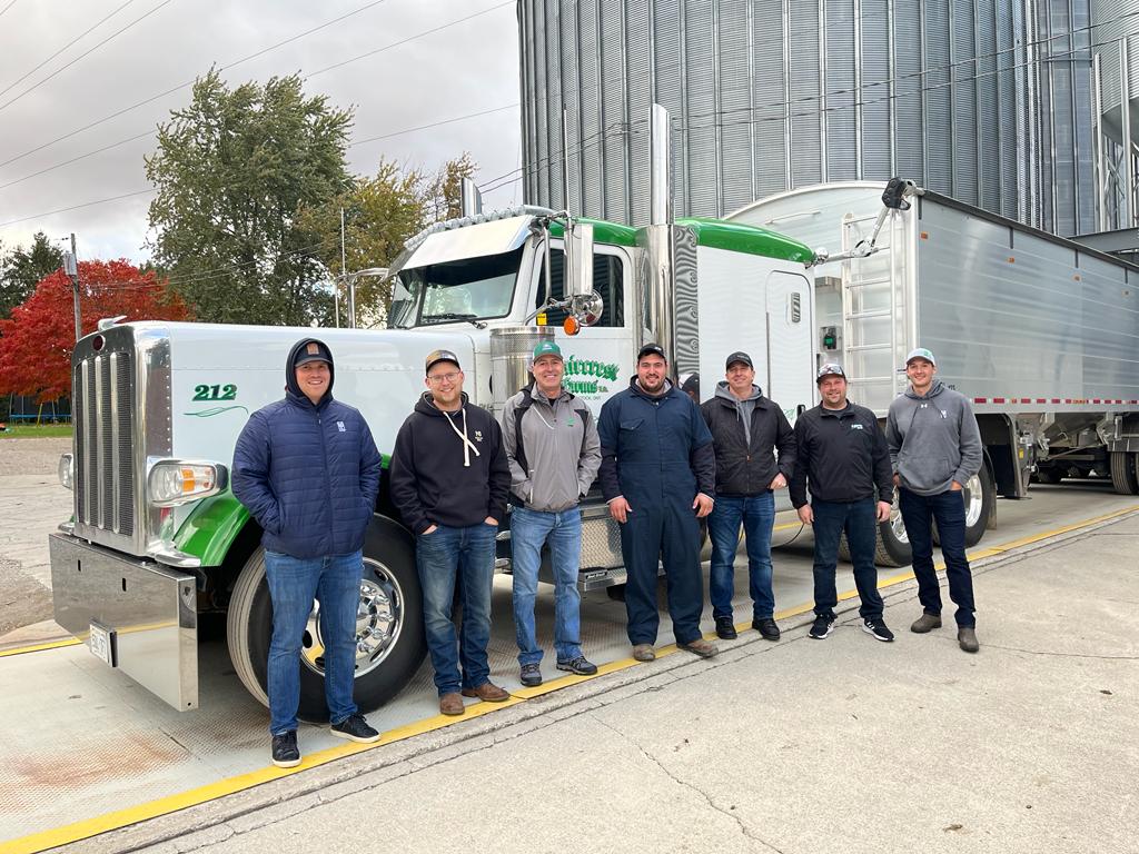 alpinepfl's tweet photo. Our Saskatchewan sales group is having a great time on this ALPINE tour! They've spent some time using a drone to check out the #ALPINE plots, speaking with customers, eating meals in the field, and more! #BioK #Harvest22 #ALPINEAdvantage https://t.co/DFEQR0nsy5