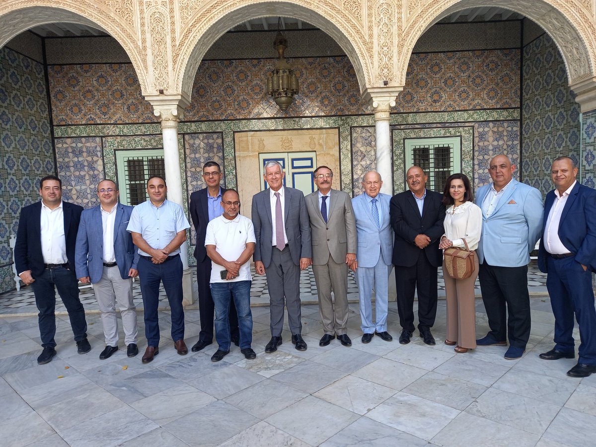 ParantAndre's tweet photo. Rencontre avec le bureau de la Fédération tunisienne des directeurs de journaux (FTDJ):
👉 situation de la presse écrite, notamment en langue française
👉soutien de la France à une presse libre et de qualité https://t.co/L7XdieFD2A