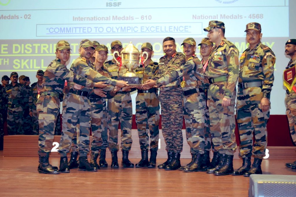 trishakticorps's tweet photo. "Excellence in all Spheres"

4th Inter-Div Skill at Arms Competition at Mhow

#TrishaktiCorps-1st among all Corps
Out of 38 teams, #StrikingLionDiv-1st Runners up, #BlackCatDiv-4th, #KirpanDiv-5th. #StrikingLionDiv-Team &amp; Indl Gold with record in Slow Match

@adgpi 
@easterncomd https://t.co/Xowj24r0cN