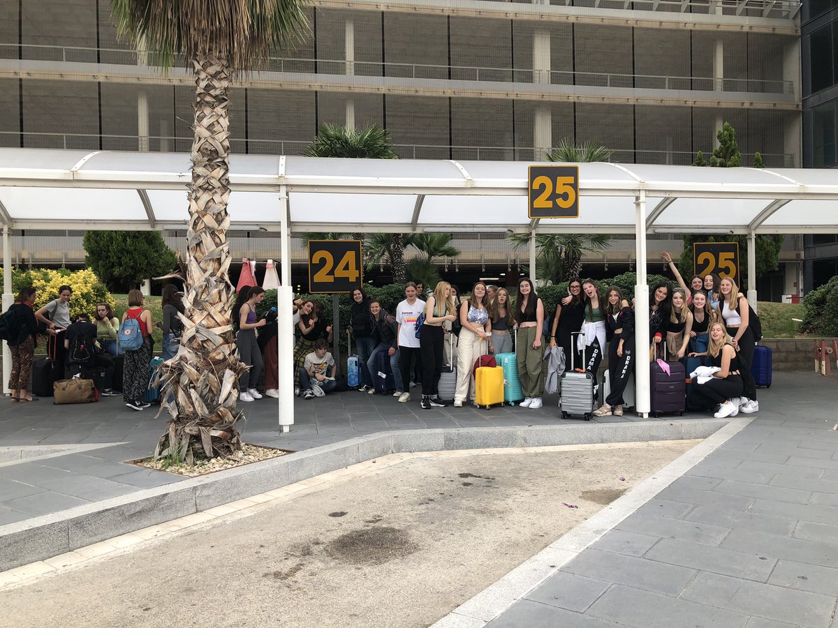RHSBLanguages's tweet photo. We’ve arrived in Barcelona! https://t.co/KD4QLnU4A9