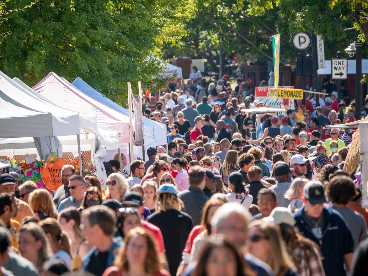 Duluth Fall Festival tweet media