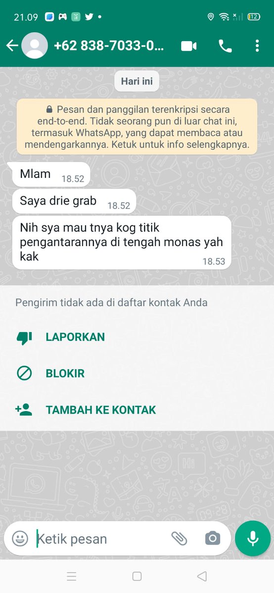 Mbanisss's tweet photo. Wkwkwwkwk siapa yg ngirim paket ke tengah monaszz woy https://t.co/yCEHUHih5n