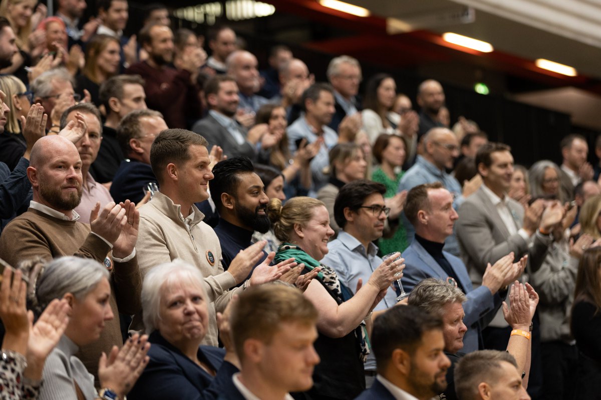 pault1984's tweet photo. One week on from #CoachCore10 & I'm still absolutely buzzing
I couldn't be prouder of the @WeAreCoachCore apprentices in attendance. The way they interacted with our 250 guests including @KensingtonRoyal blew away all the lazy stereotypes about young people!
#FuturesLeaders 💚 https://t.co/gsYuLBQ4Wx