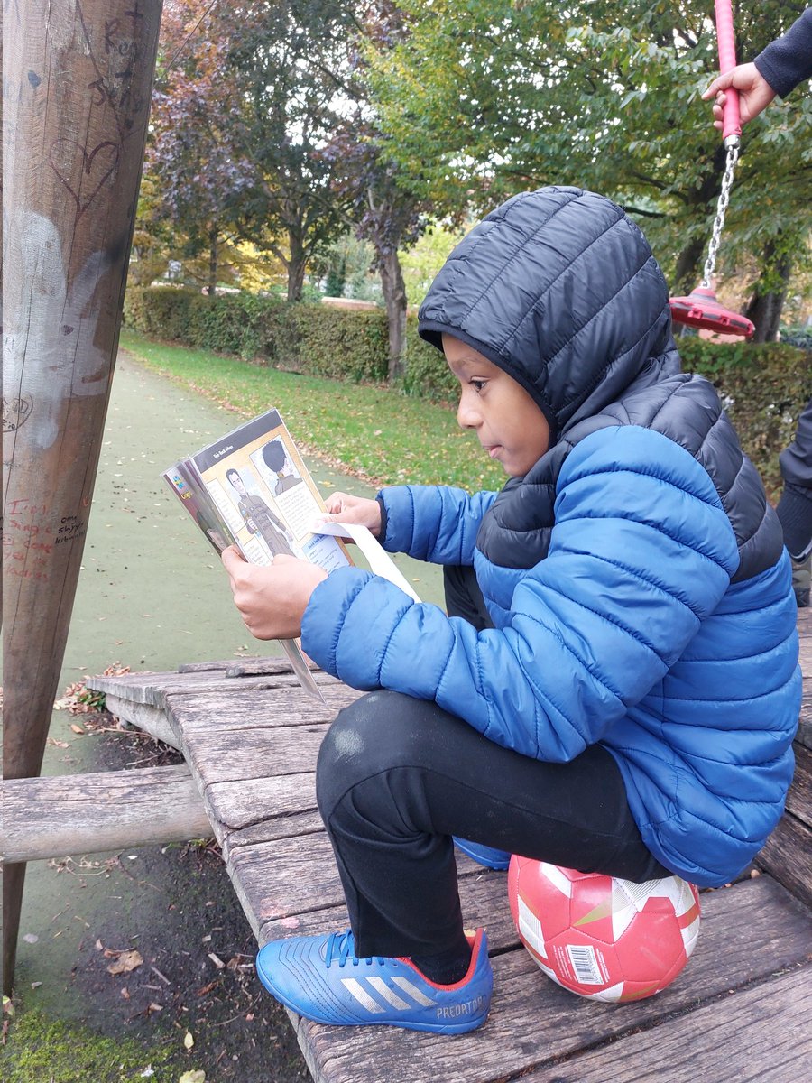 EastonLEAP's tweet photo. We are enjoying reading outside this term! @LearnatMAT https://t.co/8llzjsYD5L