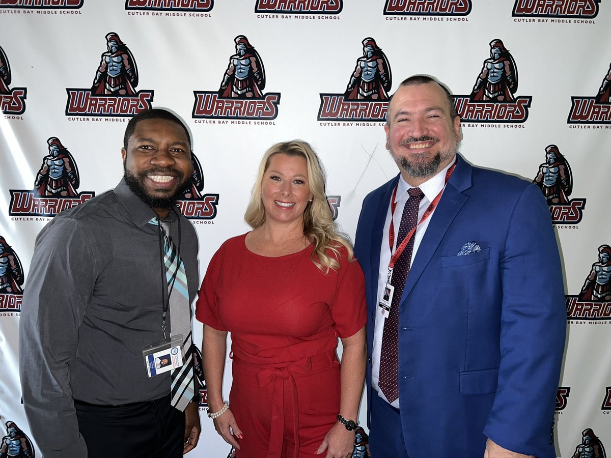 APValdes's tweet photo. These AP BENCH 2022 candidates are ready to tackle today’s Impact Review at @cutlerbaymiddle
#Resilience #ImpactReview #MDCPS #CutlerBayMiddle
@mdcps_profdev @MDCPSSouth @mdcps @SuptDotres @townofcutlerbay @MDCPSSci @MDCPSMath https://t.co/JyWYaInKqg