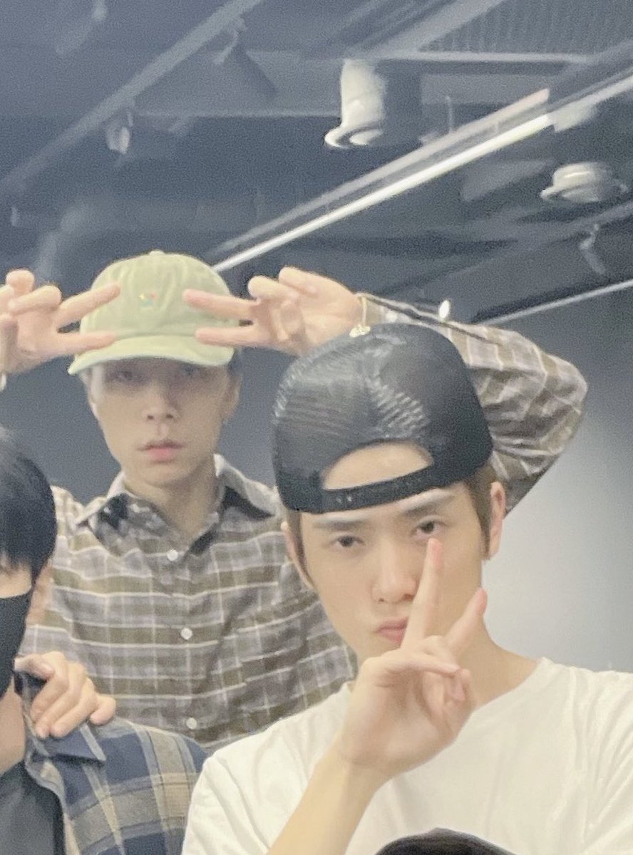 อย่าแซวดัง เดี๋ยววันคอนไม่มี😂😂😂