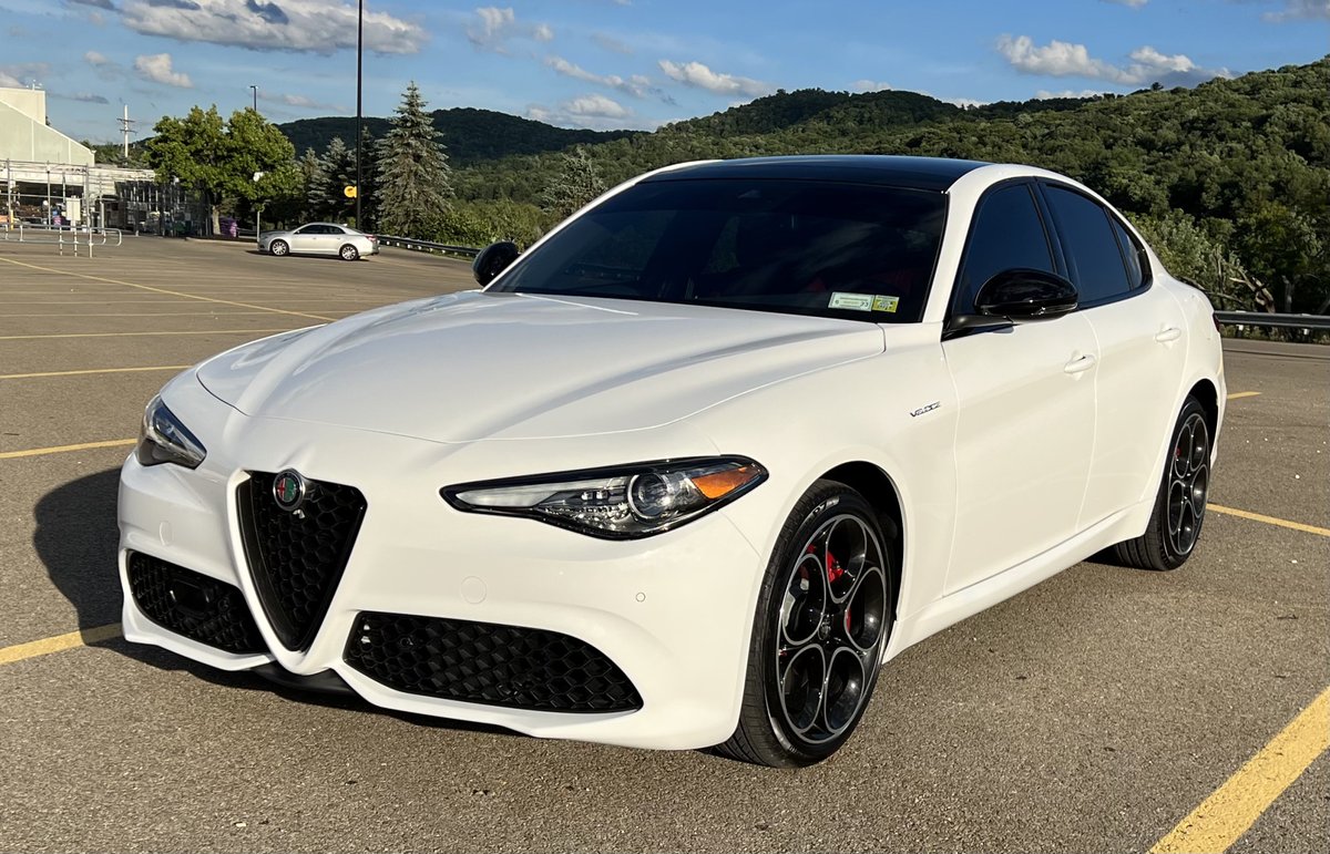 Empty parking lot = Impromptu photo shoot, always. (📸: Jeff C.) #MyAlfa