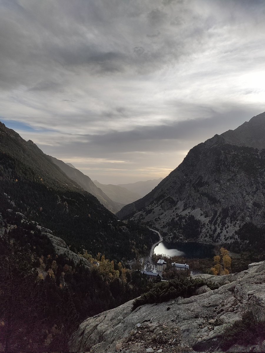1st time in the Pyrenees and what a stunning place to hold a mountain hydrology workshop. Useful discussion about whether model calibration is a help/hindrance. Also good to present our study catchment in Peru ... see link for what we've been up to! bgs.ac.uk/news/a-phd-in-…