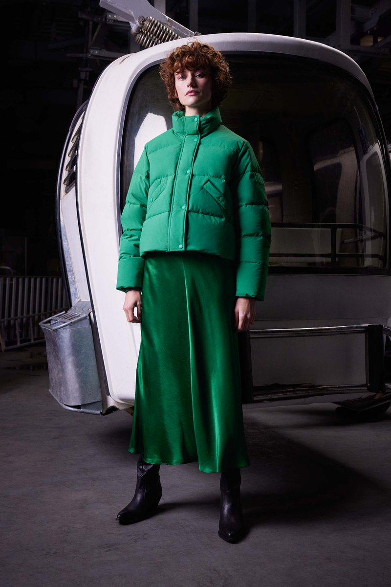 Pyrenex x Roseanna : la collaboration 💚 Pyrenex s’associe à la maison française Roseanna pour créer des doudounes durables, singulières et intergénérationnelles. Des doudounes au look oversize ou cropped, garnies de notre généreux duvet naturel français pyrenex.com/fr/content/pyr…