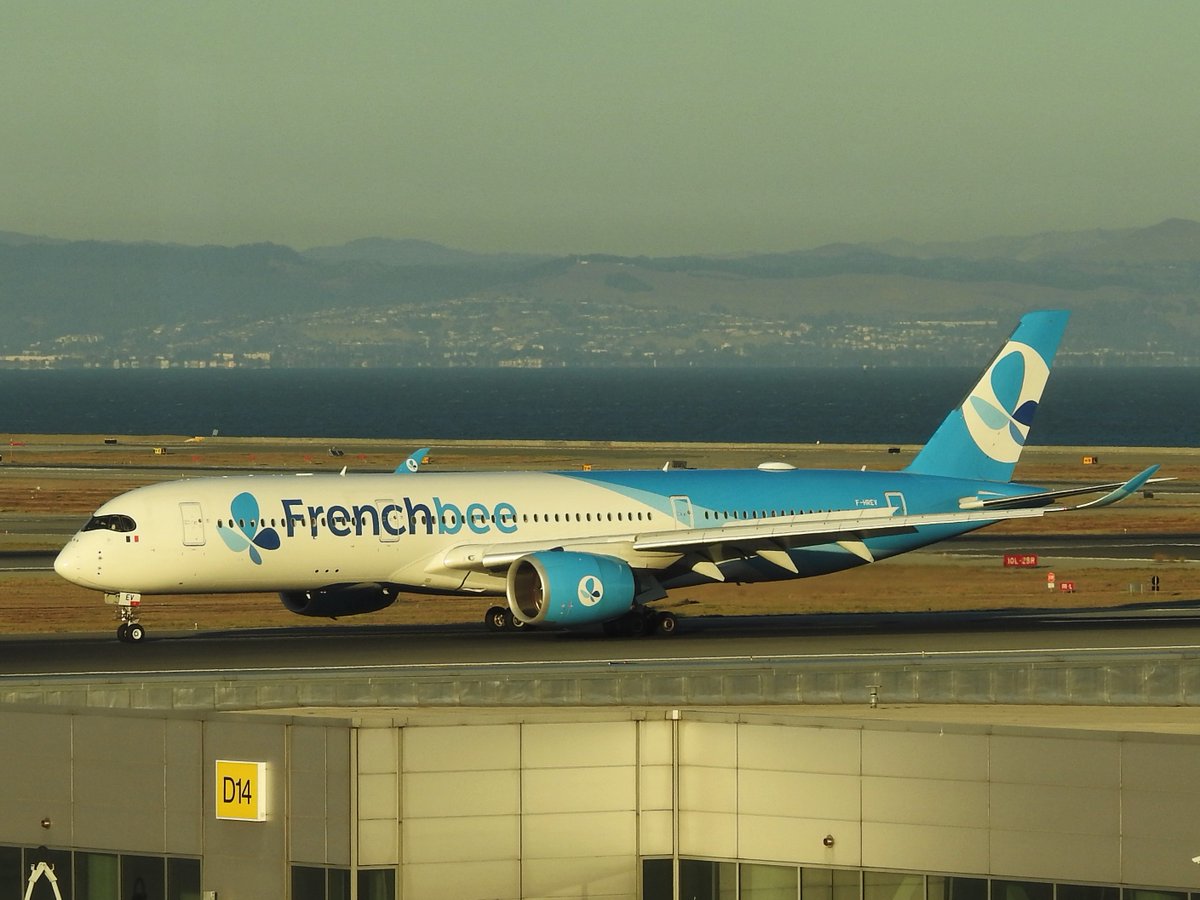 veryboeing's tweet photo. French Bee #A350 -941 #FHREV landing Rwy 28L KSFO https://t.co/a8vG5dE22z
