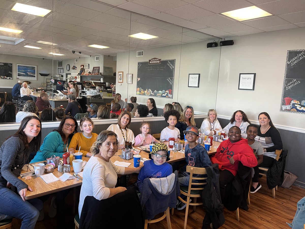 Mrs. Russo’s class had a great time on their field trip today!  We’re so proud of all of them ordering on their own and bring good #communicators and #risktakers!