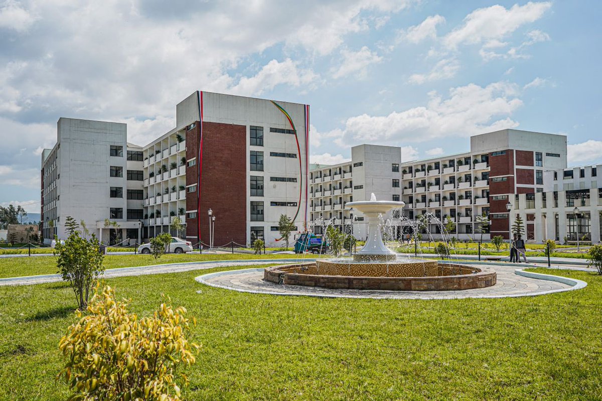 PM <a href="/AbiyAhmedAli/">Abiy Ahmed Ali 🇪🇹</a> today inaugurated the Burayu Talent Development School. The school is built in such a way that students can improve their technological skills without interrupting their regular education. (1/2)