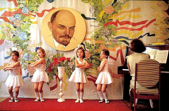 Портрет Ильича «украшал» каждый детский садик. СССР. 1970-е.