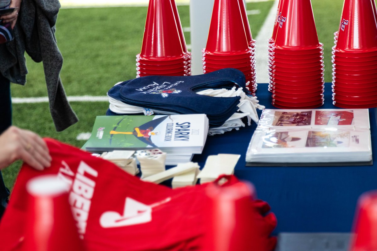 LibertyUAlum's tweet photo. Thank you to all of our amazing alumni who came out to Flames Fan Fest before the Homecoming football game - we hope to see you this weekend for more tailgate fun! #LibertyUniversity #LUHC22 #ProudLUAlum https://t.co/GzfMn7s4MA