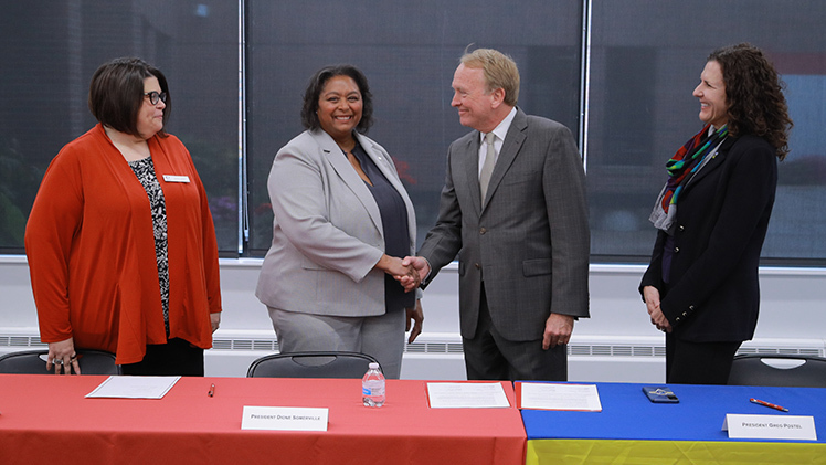 UToledo and Owens Community College are renewing a partnership called Rocket Express that creates a seamless pathway for students to earn a bachelor’s degree from UToledo after starting at Owens. Check it out ➡️myut.link/7jf