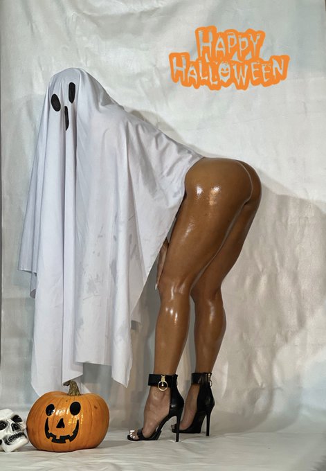 Boo 👻 https://t.co/WReBzXUJyx