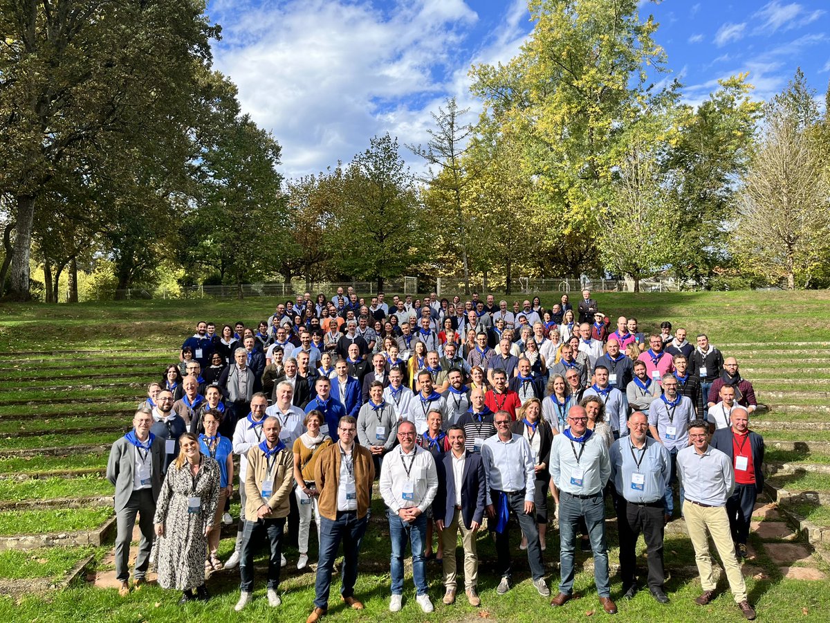 declic_asso's tweet photo. [🥰♥️ #adherents #partenaires #organisateurs #intervenants] Parceque sans eux, sans vous, nous sommes peu de choses. Nous remercions toutes les personnes présentes et qui œuvrent pour que nos RENCONTRES NATIONALES @declic_asso soient une réussite ! 🙏🏻 MERCI 🤩 https://t.co/u5bqyjoHkr