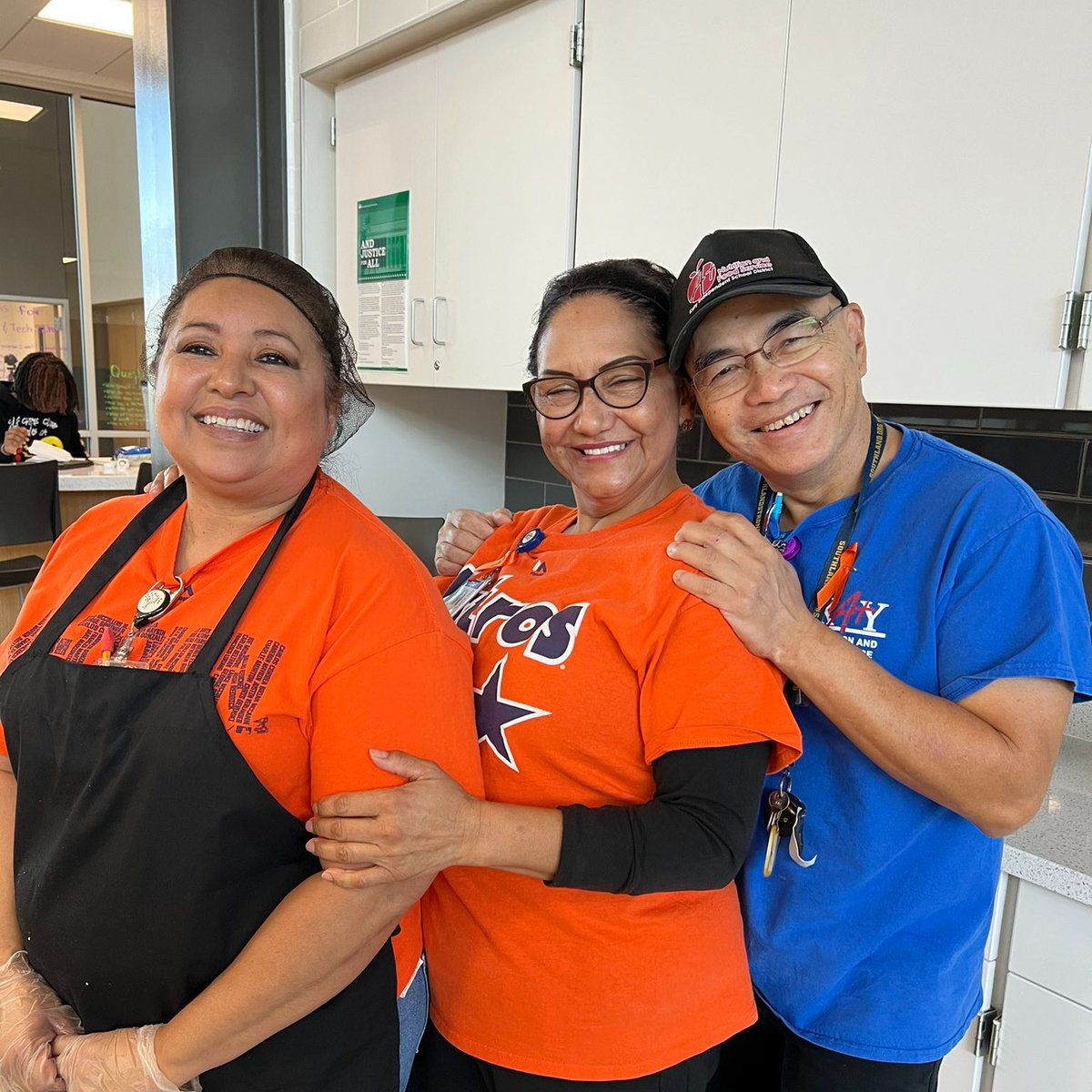 katyisd's tweet image. Katy ISD students and staff showed up and showed OUT in honor of Unity Day! Thank you for wearing your orange to send a visible message that no child should ever experience bullying.🧡 
For more photos, visit: flic.kr/s/aHBqjAbSXF
#UNITYEVERYDAY #UnityDay2022 #KatyCommUNITY