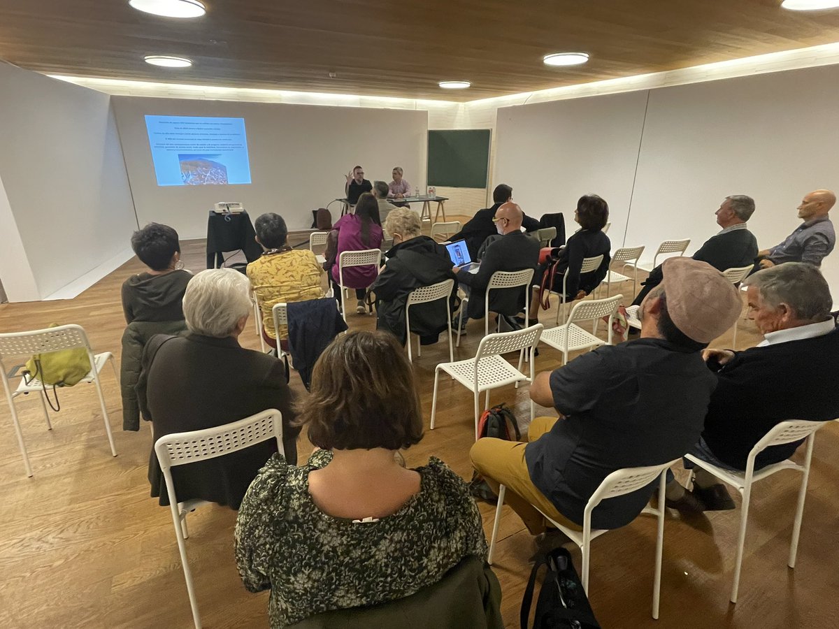 Gran expectación en la presentación de <a href="/pueblomuseo/">Genalguacil Pueblo Museo</a> de <a href="/Genalguacilayto/">Genalguacil Ayto</a> en #CIEP5, incluidos todos los protagonistas del proyecto #PatrimonioEncarnado de <a href="/asanfe/">Ana Sánchez</a> que nos presentarán luego #ComunidadesCIEP <a href="/OEPEproyecto/">OEPE</a>