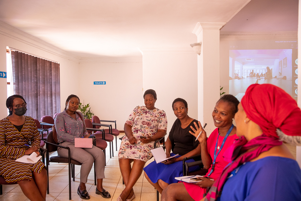 UNDPZimbabwe's tweet photo. Give me my touch back…. Can you be heard if you whisper🗣️🗣️
Today women @UNDPZimbabwe shared a great moment during the #PinkingUNDP talk with Ms. Anita Willis sharing love, inspiration & encouragement.
"When women gather, great things will happen!!!" https://t.co/byQ8UraxuR
