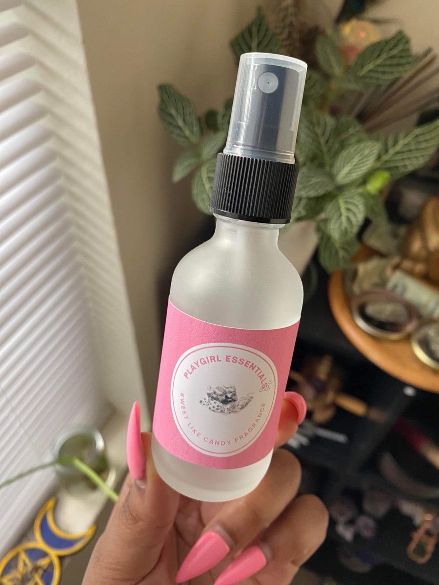 essentials_play's tweet image. That sweet-like candy *in our Cameo voice* 💗
Not only will we have a NEW fragrance, but we'll be adding new body scrubs and butters. 
Only PLAYGIRLS are allowed, so make sure to follow to get into the club! 🥰
#bodybutterseason #bodyoils #girlessentials #feminineenergy #softgirl