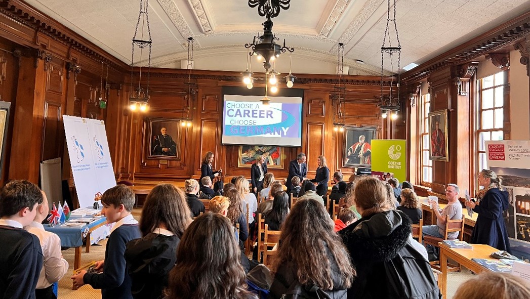 🇩🇪The School of Modern Languages, alongside Germany’s leading educational services, <a href="/GI_London1/">Goethe-Institut London</a>, <a href="/GermanEmbassy/">German Embassy London</a>, <a href="/DAAD_Germany/">DAAD News</a> and <a href="/ukgconnection/">UK-German Connection</a>, hosted a German career information day for secondary school and university students from Cardiff.

🖱️bit.ly/3eILH3t