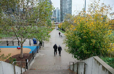 Parkland for Torontonians is expected to shrink in the next decade. Thanks <a href="/FrancineKopun/">Francine Kopun</a> for talking with Park People ED <a href="/dharve1/">Dave Harvey</a> about new ways to add green space and the need for park budgets that meet growing demand for parks #Topoli ow.ly/ilte50LgEpI