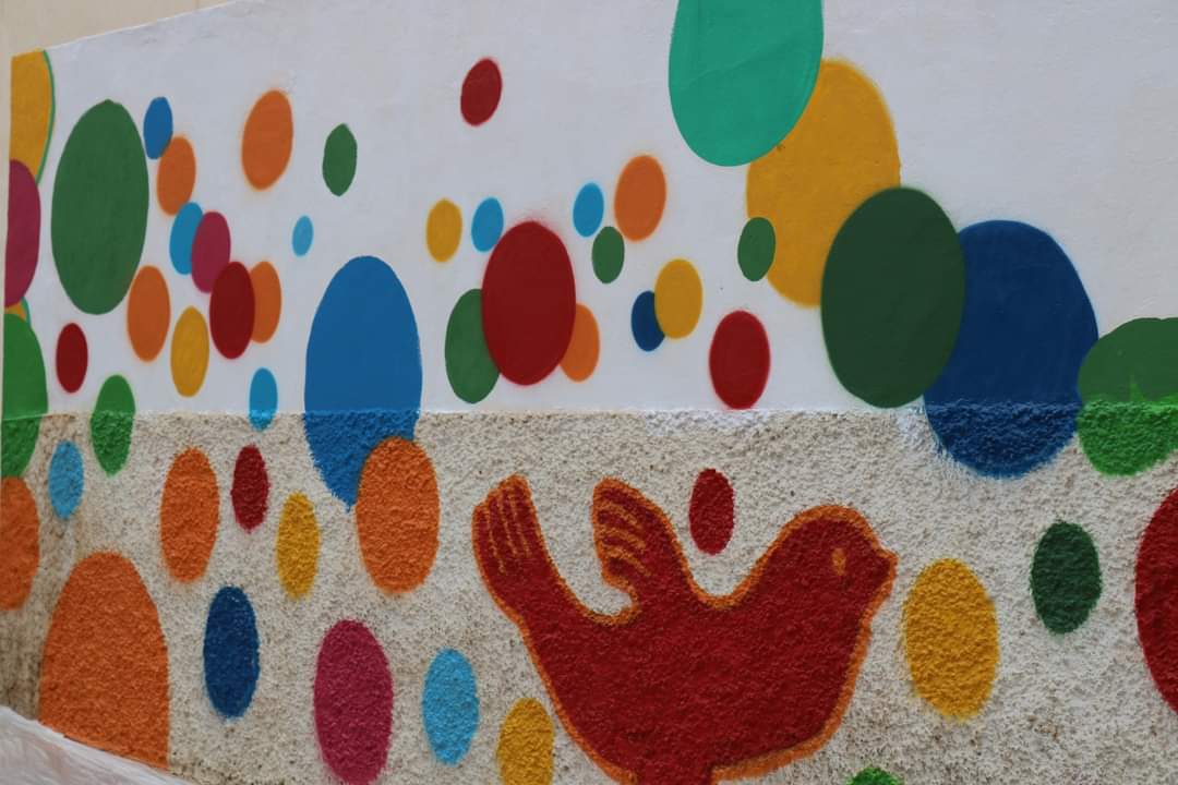 ArrabalAID's tweet photo. Compartimos el fruto de #GirandoArte: #GrafitisporlaInclusión con @CocaColaEP_es en #MorningMálaga @avvMangasVerdes @ArrabalAID. Aprendizaje de técnicas y estilos 🎨 que culminan con la realización de un mural en #MangasVerdes, para contribuir al embellecimiento de la barriada. https://t.co/Tv8eJ1EtvG