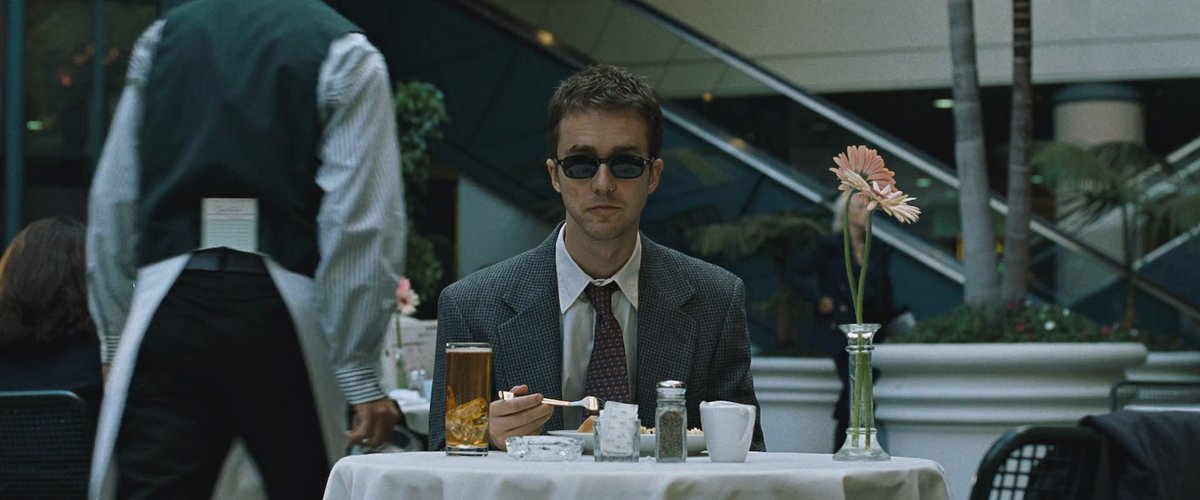 AkkisKIRA's tweet image. #fightclub is one of the greatest films I've ever seen in my entire life. This movie really sets a new standard for film. The script writing, screenplay &amp;amp; visuals so so brilliant. 
Edward Norton &amp;amp; brad Pitt did a phenomenal job .fantastic camera work &amp;amp; great cinematography 🙌🏻.