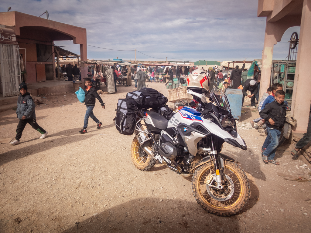 ridetoroots's tweet photo. Uno de los objetivos del Marruecos Nomad Trail, y de otras propuestas Ride To Roots, es la de conocer mejor la vida en el desierto. ¡Apúntate!
Información en: https://t.co/jCAUGcK5qJ https://t.co/4sNsdJsk8g