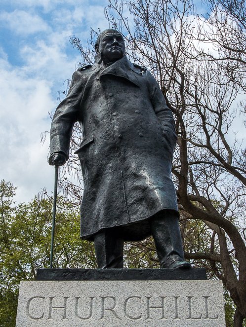 BREAKING: Odds slashed on Churchill statue being installed as new PM.
