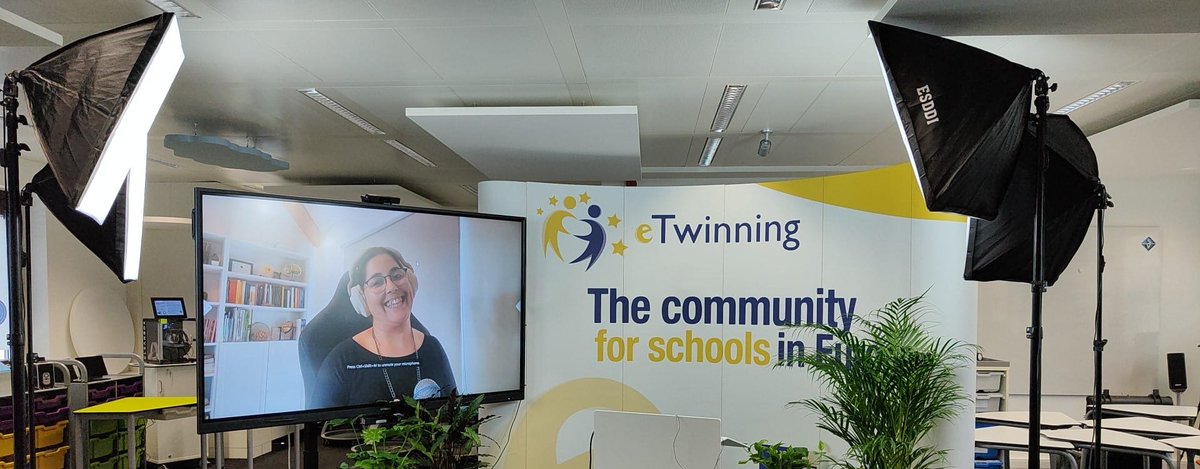 eTwinningEurope (@etwinningeurope) on Twitter photo Look at how hard <a href="/BaptistaRute/">Rute Baptista</a> is cheesing 🧀😁
We're 15 minutes away from starting!
Are you tuned into the livestream yet? 👀
youtube.com/watch?v=huyvQk… Look at how hard <a href="/BaptistaRute/">Rute Baptista</a> is cheesing 🧀😁
We're 15 minutes away from starting!
Are you tuned into the livestream yet? 👀
youtube.com/watch?v=huyvQk…
