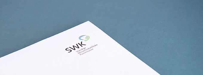 MISprachbildung's tweet photo. Jetzt anmelden zum 3.#SWKTalk zur #Digitalisierung im #Bildungsystem am 24.10. um 13:30h. Diesmal geht’s um Handlungsempfehlungen für die Schule. Mit dabei: Olaf Köller @IPN_Kiel, Jana Behrens @Bildung_SH, Maximilian Müller-Härlin @BMBF_Bund & @ninatoller. https://t.co/4EPqSttwSX https://t.co/8eMD0al9b7
