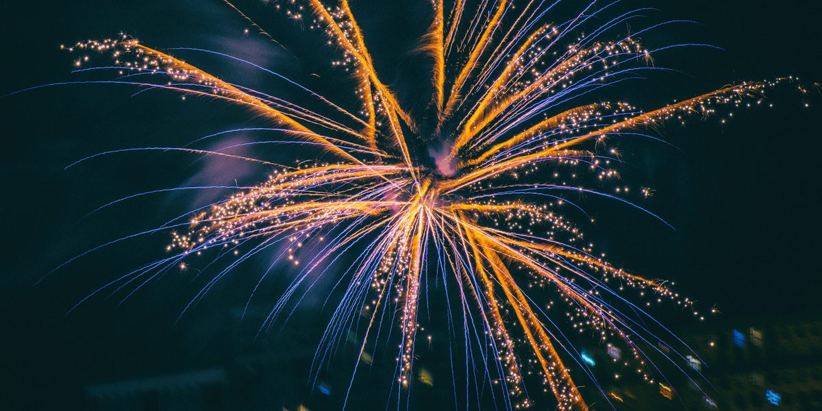 stndfireworks's tweet photo. Happy #BonfireNight2022!
#LightUpTheSky this evening - but remember, do follow the #FireworkCode and be safe!
#Fireworks #BonfireNight https://t.co/LrkOHxhBWw