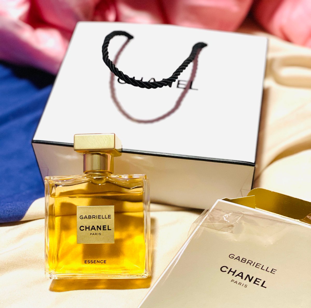 Chanel Garielle Essence 452 TL
Sipariş: 0544 411 13 14
parfumeriavm.com
#parfum #parfüm #fragrance #fragrances #perfume #wholesaleperfumes #chanel #gabrielle #essence #dior #lancome #lancôme #lancomeperfume #chanel 
perfume collection | aesthetic | perfume reviews